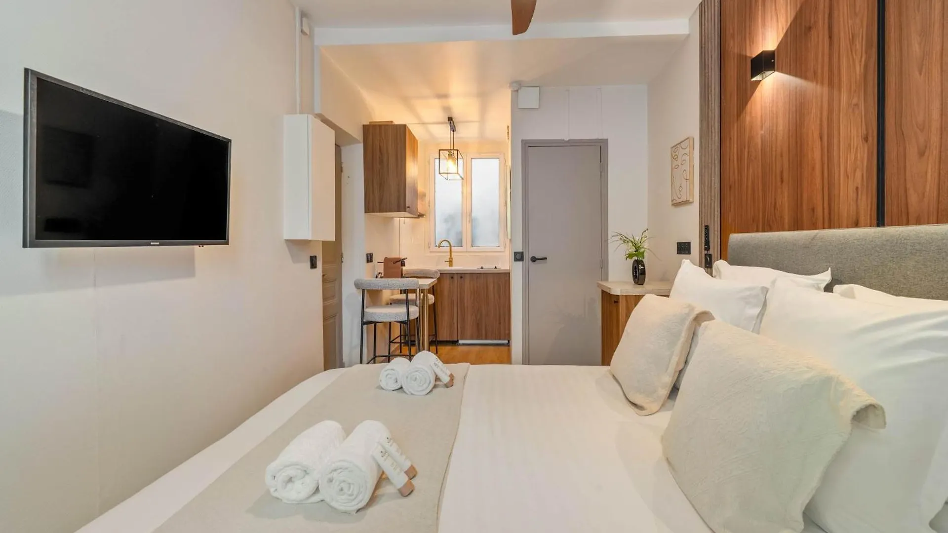 Calm Studio Near Montparnasse Paris